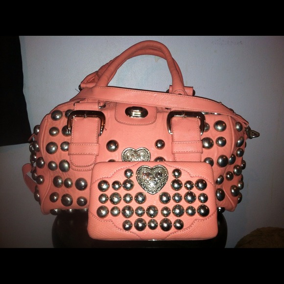 Pink stud with wallet