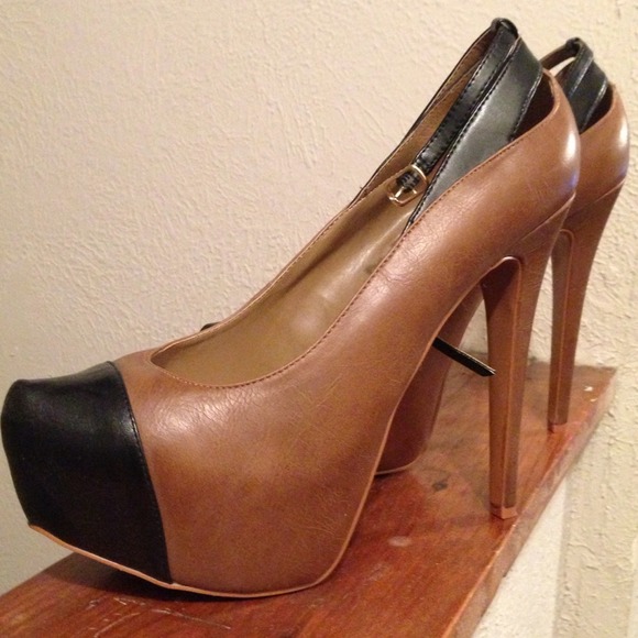 Halston two-tone platform pumps