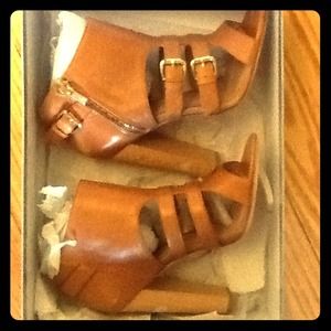 Brand new Charles David leather heels