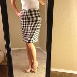 Black and white pencil skirt