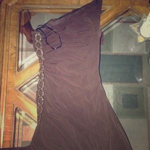 Party dress with gold beading on the side, slit