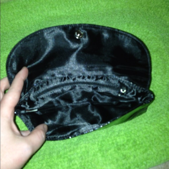 Cute Black Skull Clutch - Picture 3 of 4