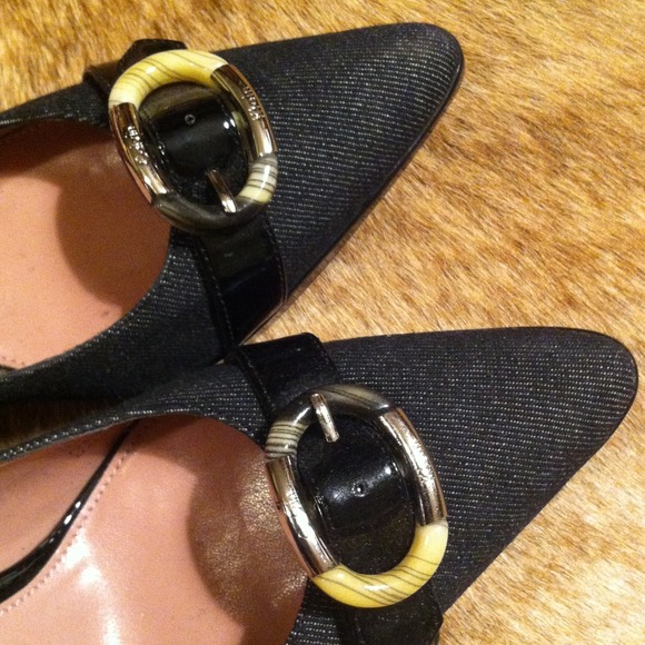 Classic Calvin Klein Pumps. NWOB. - Picture 2 of 4