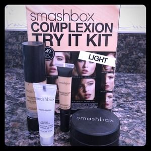 Light Complexion Try Me Kit