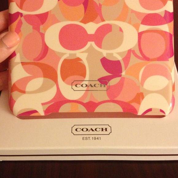 🚫BUNDLED @wenrella🚫💯% Auth COACH iPad mini Case - Picture 4 of 4