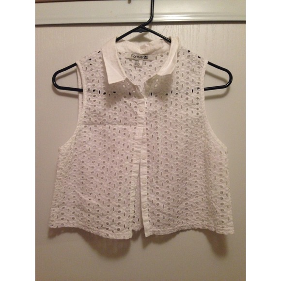 Daisy cutout button up