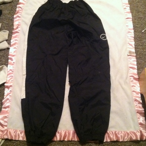 Wind breakers - Picture 2 of 3