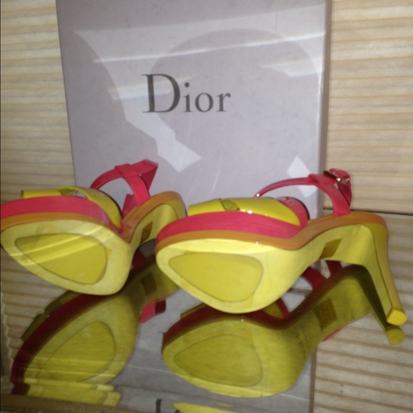 ☀🌺SOLD🌺☀Christian Dior platform heels. Size 38. - Picture 2 of 4
