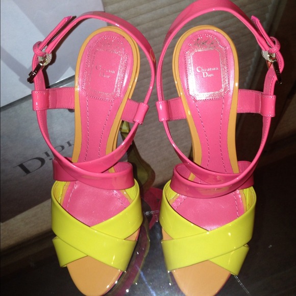 ☀🌺SOLD🌺☀Christian Dior platform heels. Size 38. - Picture 3 of 4