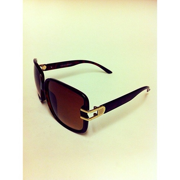 💝Sunglasses! - Picture 2 of 3