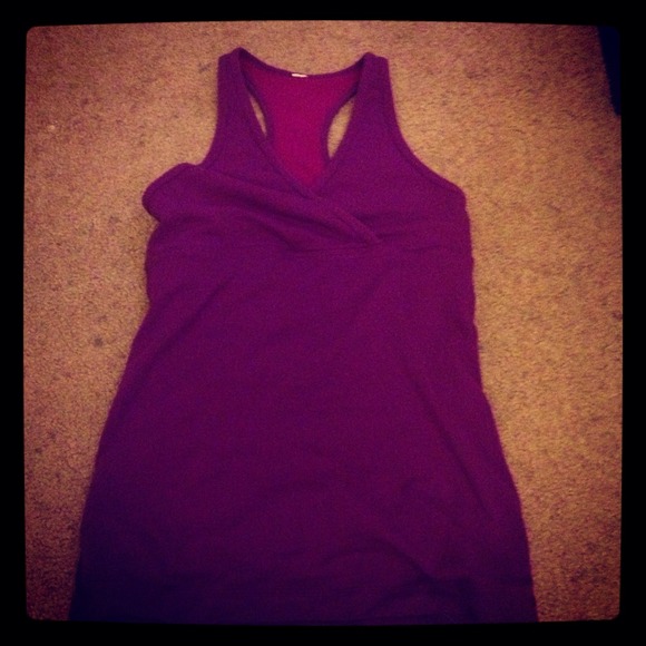🔴SOLD IN BUNDLE 🔴 lululemon tank top! 🎀