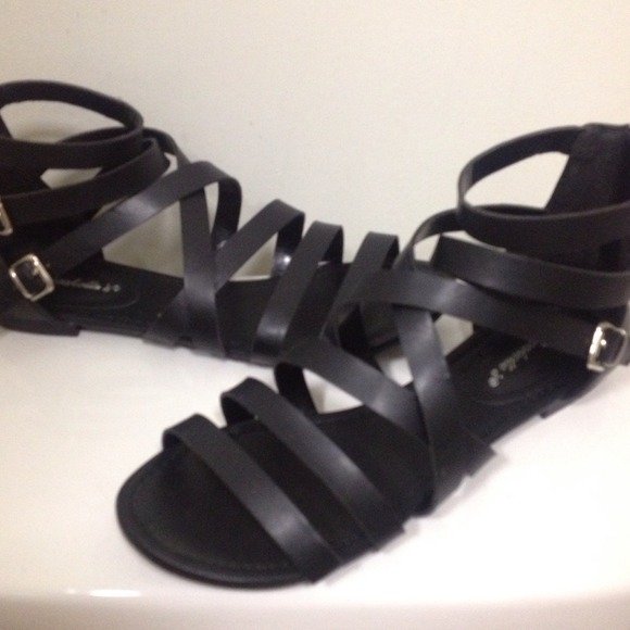 Shoes - Black strappy gladiator sandals