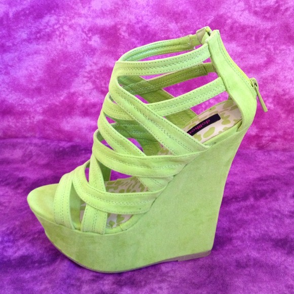 The Conquest Dollhouse Wedge.