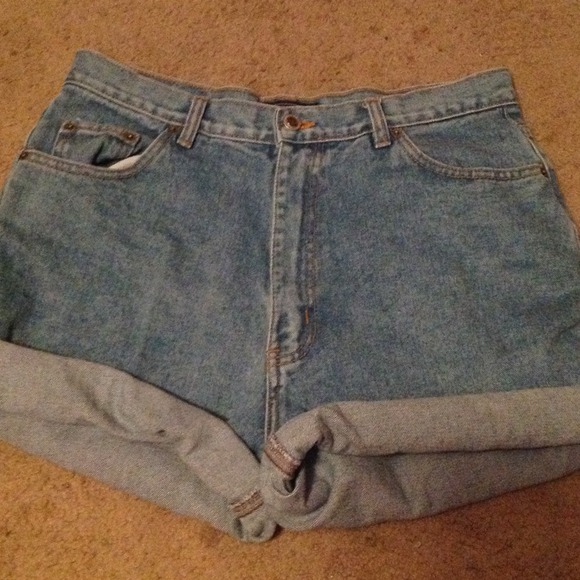 ⭐TRADED⭐ Vintage High Waisted Shorts
