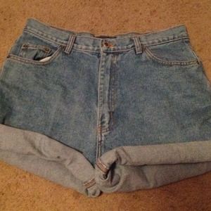 ⭐TRADED⭐ Vintage High Waisted Shorts
