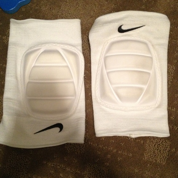 NWOT volleyball knee pads