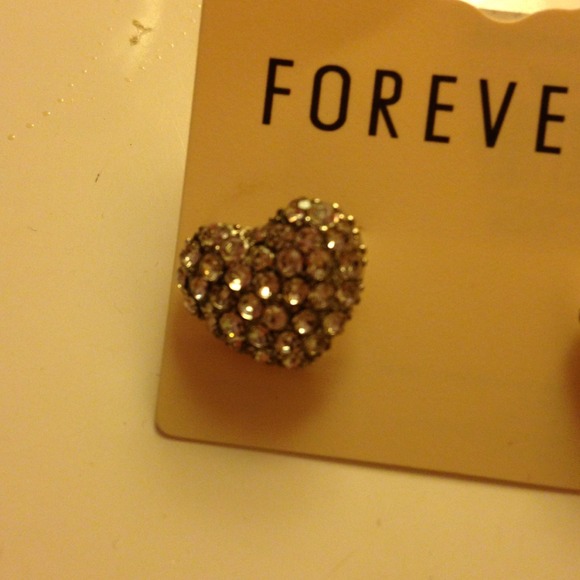 Silver heart earrings - Picture 2 of 2