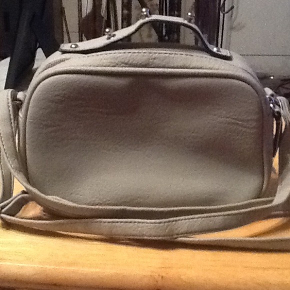 New merona shoulder length bag