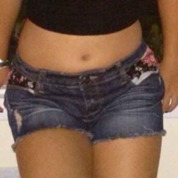 Floral Design Shorts from Forever 21 - Picture 2 of 2