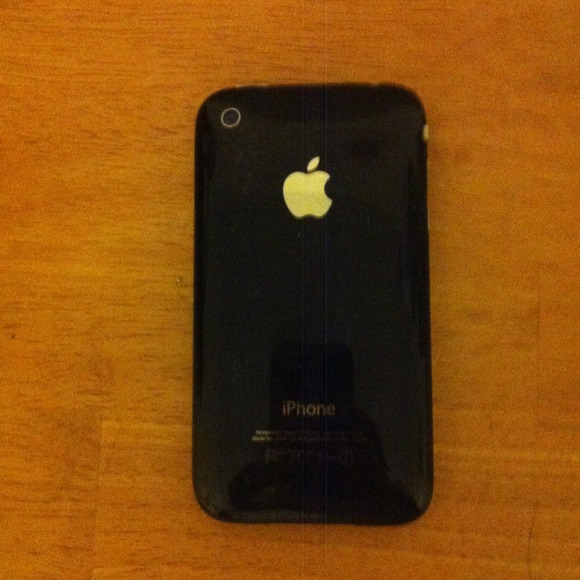 iPhone 3 & charger cord - Picture 2 of 3