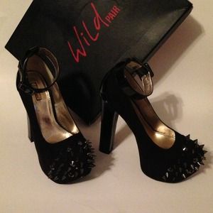 📍REDUCED📍*Wild Pair* Spiked heels 👠
