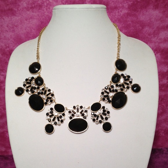 New York Nights statement necklace.