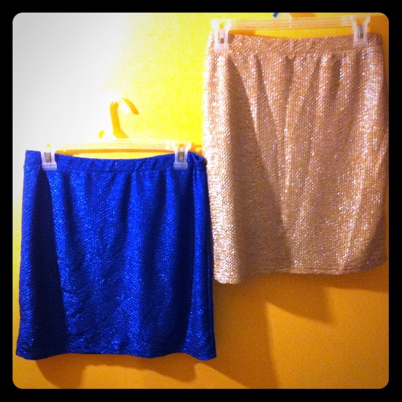 Throw a considerable offer! Shiny gold/blue skirts - Picture 1 of 4
