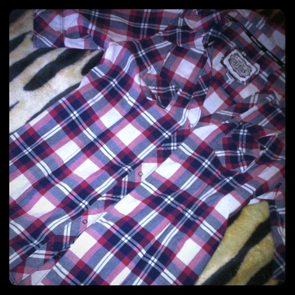 Guess plaid button up shirt !!!