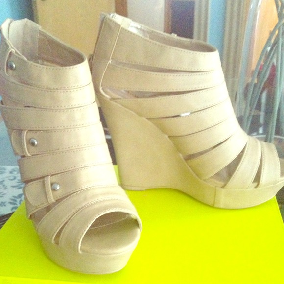 Size 8 Wedge