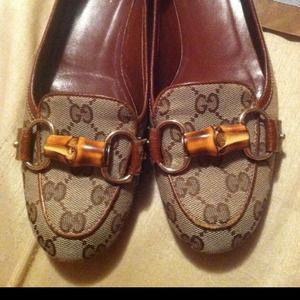 Gucci flats