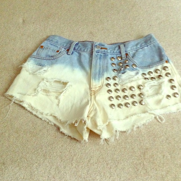 Dip dyed high waisted Levi's shorts!