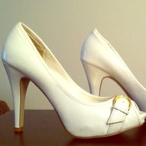 White Heel with Gold Buckle