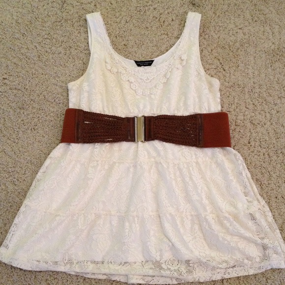 🚫Sold🚫Adorable off white lace top!