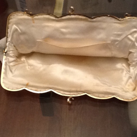 VINTAGE REDESIGNED HAND BEADED PURSE - Picture 4 of 4