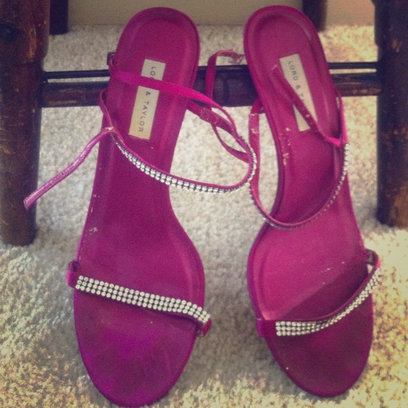 Shoe - Picture 1 of 3