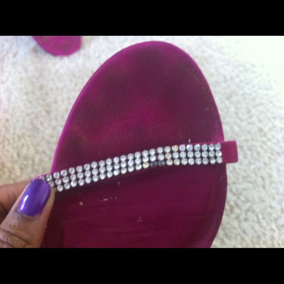 Shoe - Picture 3 of 3