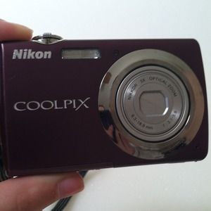 Nikon Coolpix S220