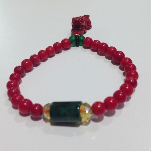 Chinese Dragon Gemstone Jade Bracelet. - Picture 3 of 4