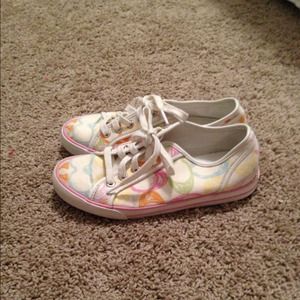 REDUCED ✨ Pastel coach shoes