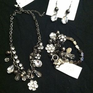 Rhinestone set 💥Flash Sale💥 Price Reduced