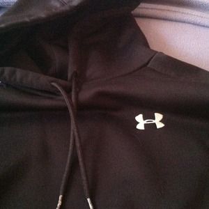 Black Under Armour sweatshirt