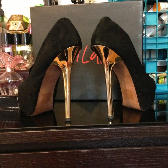 SOLD✅ - Picture 2 of 4