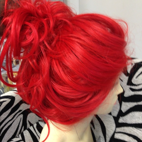 RED... ❤️❤️ - Picture 2 of 4