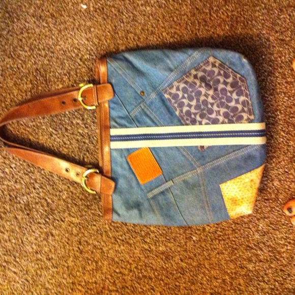 Coach purse, completely new.