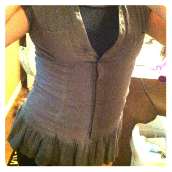 Cute grey button up nwt