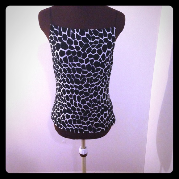 Black and White Animal Print Top sz L (Jrs)