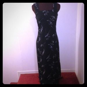 Black Dress with White Flowers sz S (Jrs)