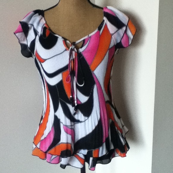 SOLD Vibrant color blouse - Picture 1 of 4