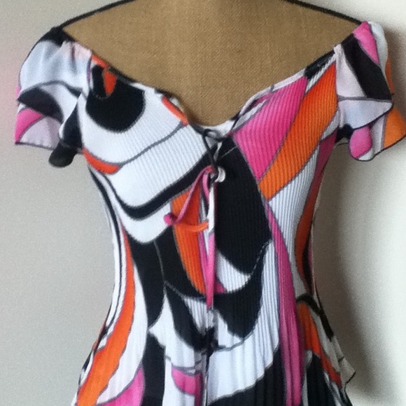 SOLD Vibrant color blouse - Picture 3 of 4