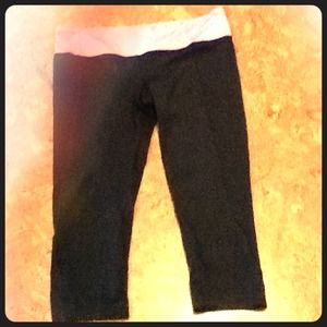 Capri workout pants. Hidden pocket